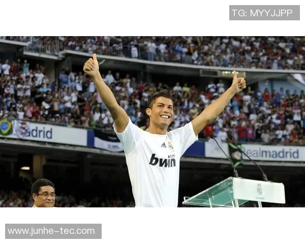 皇马与尤文图斯的巅峰对决回顾C罗的传奇时刻与精彩表现